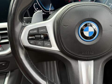 BMW 3 Series 2.0 330e 12kWh M Sport Touring 5dr Petrol Plug-in Hybrid Auto Euro 6 (s/s) (292 ps) - U2411