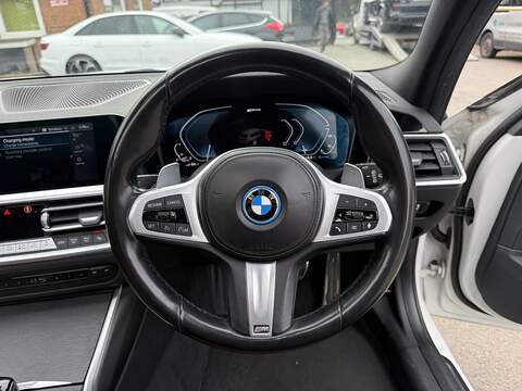 BMW 3 Series 2.0 330e 12kWh M Sport Touring 5dr Petrol Plug-in Hybrid Auto Euro 6 (s/s) (292 ps) - U2411
