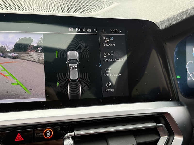 BMW 3 Series 2.0 330e 12kWh M Sport Touring 5dr Petrol Plug-in Hybrid Auto Euro 6 (s/s) (292 ps) - U2411