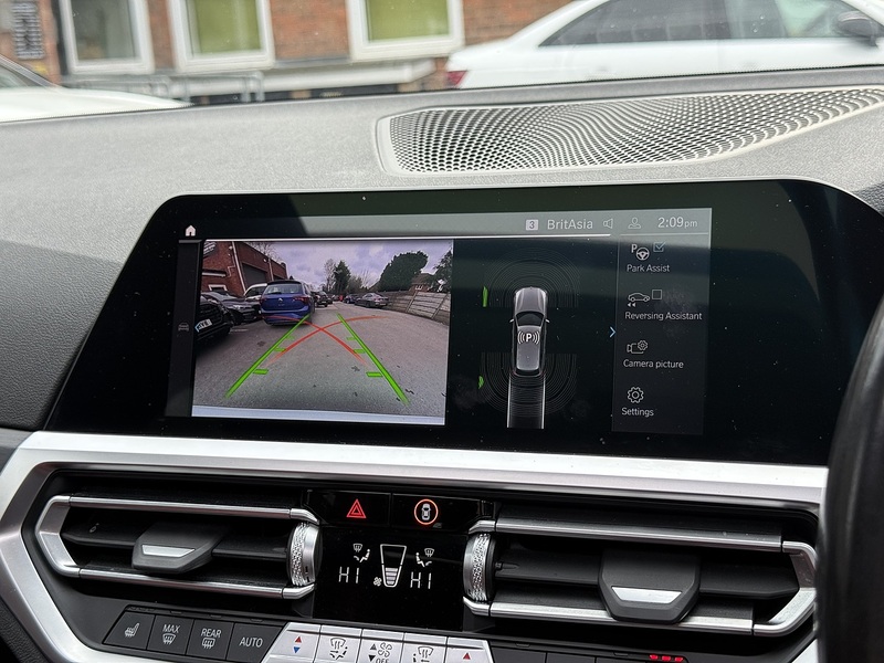 BMW 3 Series 2.0 330e 12kWh M Sport Touring 5dr Petrol Plug-in Hybrid Auto Euro 6 (s/s) (292 ps) - U2411