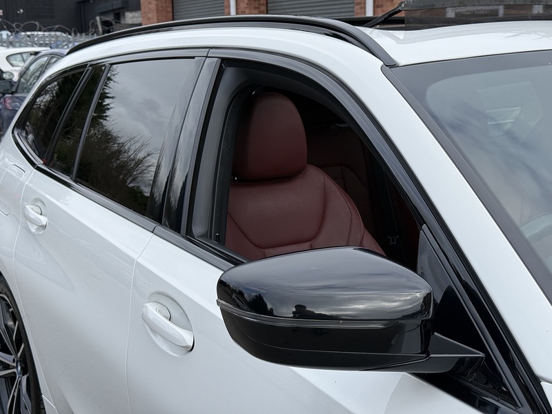 BMW 3 Series 2.0 330e 12kWh M Sport Touring 5dr Petrol Plug-in Hybrid Auto Euro 6 (s/s) (292 ps) - U2411