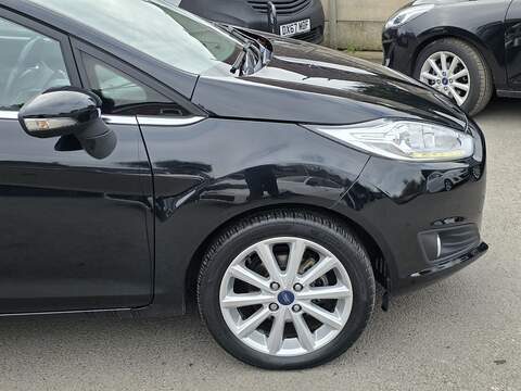 Ford Fiesta 1.0T EcoBoost Titanium Hatchback 5dr Petrol Powershift Euro 6 (100 ps) - U2412