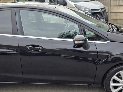 Ford Fiesta 1.0T EcoBoost Titanium Hatchback 5dr Petrol Powershift Euro 6 (100 ps) - U2412