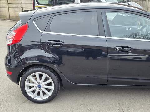 Ford Fiesta 1.0T EcoBoost Titanium Hatchback 5dr Petrol Powershift Euro 6 (100 ps) - U2412
