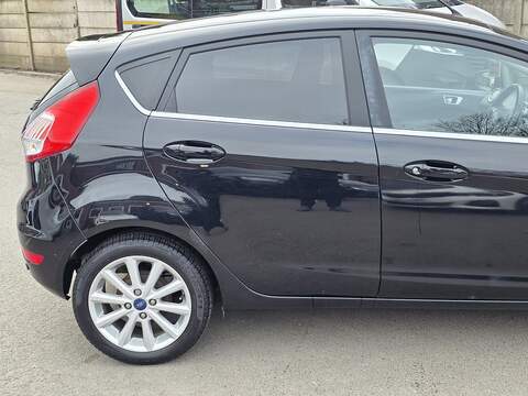 Ford Fiesta 1.0T EcoBoost Titanium Hatchback 5dr Petrol Powershift Euro 6 (100 ps) - U2412
