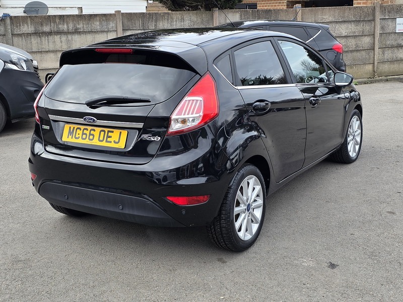 Ford Fiesta 1.0T EcoBoost Titanium Hatchback 5dr Petrol Powershift Euro 6 (100 ps) - U2412
