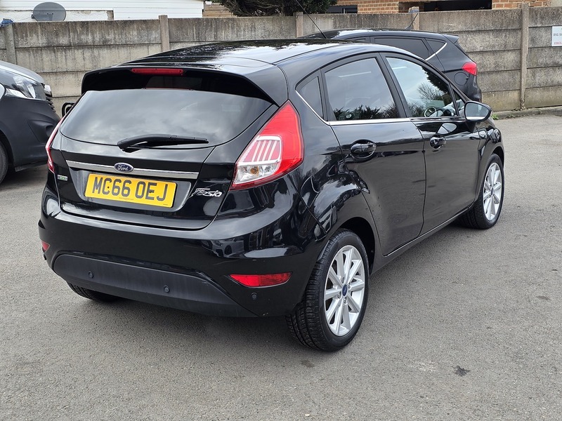 Ford Fiesta 1.0T EcoBoost Titanium Hatchback 5dr Petrol Powershift Euro 6 (100 ps) - U2412