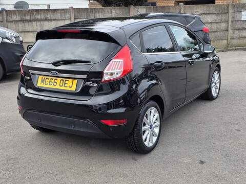 Ford Fiesta 1.0T EcoBoost Titanium Hatchback 5dr Petrol Powershift Euro 6 (100 ps) - U2412