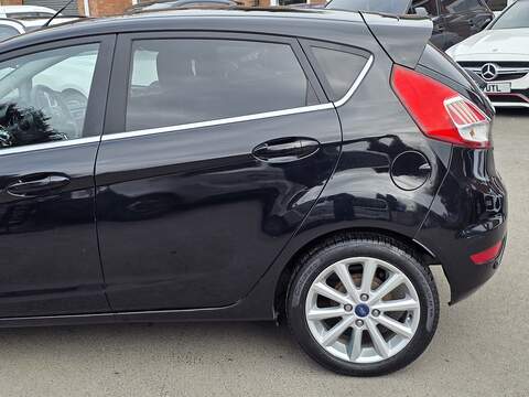 Ford Fiesta 1.0T EcoBoost Titanium Hatchback 5dr Petrol Powershift Euro 6 (100 ps) - U2412