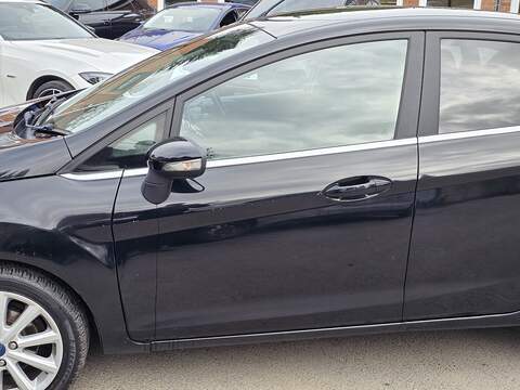 Ford Fiesta 1.0T EcoBoost Titanium Hatchback 5dr Petrol Powershift Euro 6 (100 ps) - U2412