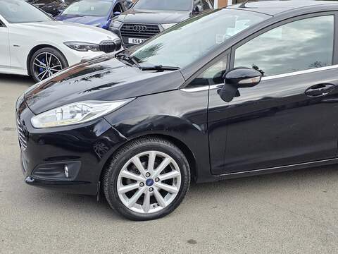 Ford Fiesta 1.0T EcoBoost Titanium Hatchback 5dr Petrol Powershift Euro 6 (100 ps) - U2412