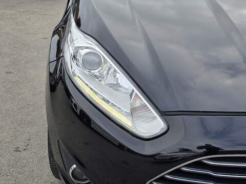 Ford Fiesta 1.0T EcoBoost Titanium Hatchback 5dr Petrol Powershift Euro 6 (100 ps) - U2412