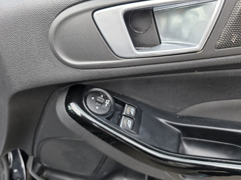 Ford Fiesta 1.0T EcoBoost Titanium Hatchback 5dr Petrol Powershift Euro 6 (100 ps) - U2412