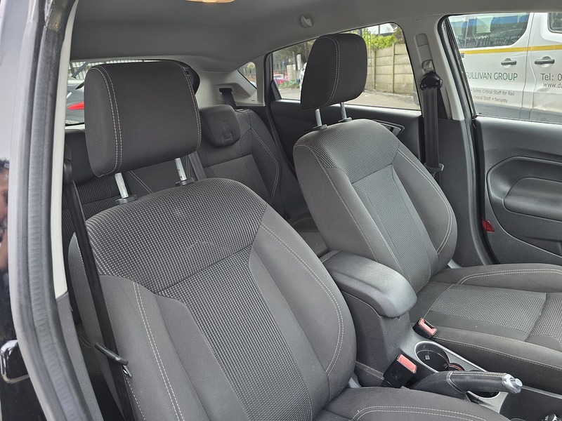 Ford Fiesta 1.0T EcoBoost Titanium Hatchback 5dr Petrol Powershift Euro 6 (100 ps) - U2412