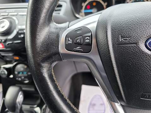 Ford Fiesta 1.0T EcoBoost Titanium Hatchback 5dr Petrol Powershift Euro 6 (100 ps) - U2412