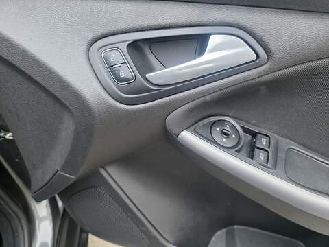 Ford Focus 1.0T EcoBoost Zetec Hatchback 5dr Petrol Auto Euro 6 (s/s) (125 ps) - U2415