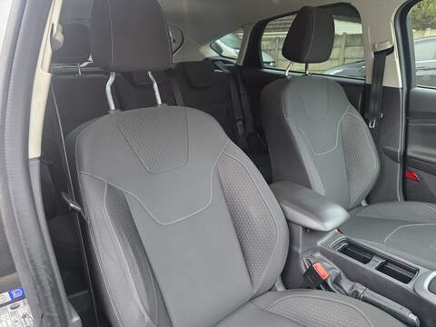 Ford Focus 1.0T EcoBoost Zetec Hatchback 5dr Petrol Auto Euro 6 (s/s) (125 ps) - U2415