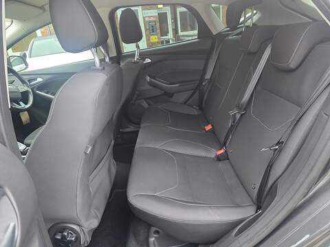 Ford Focus 1.0T EcoBoost Zetec Hatchback 5dr Petrol Auto Euro 6 (s/s) (125 ps) - U2415
