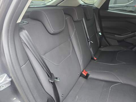 Ford Focus 1.0T EcoBoost Zetec Hatchback 5dr Petrol Auto Euro 6 (s/s) (125 ps) - U2415