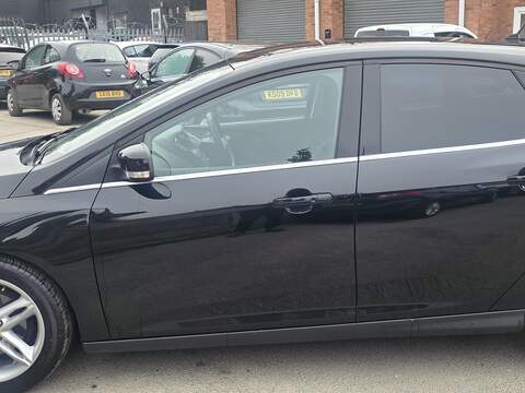 Ford Focus 1.0T EcoBoost Titanium Hatchback 5dr Petrol Auto Euro 6 (s/s) (125 ps) - U2416