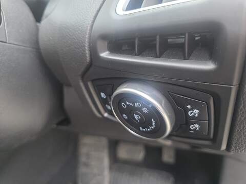 Ford Focus 1.0T EcoBoost Titanium Hatchback 5dr Petrol Auto Euro 6 (s/s) (125 ps) - U2416