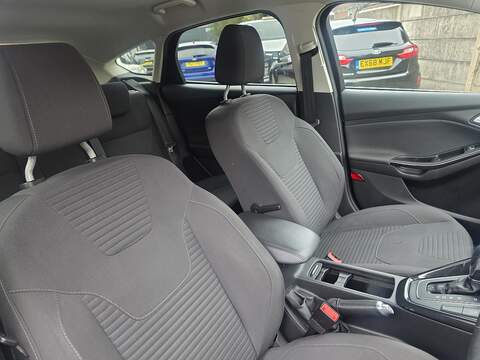 Ford Focus 1.0T EcoBoost Titanium Hatchback 5dr Petrol Auto Euro 6 (s/s) (125 ps) - U2416