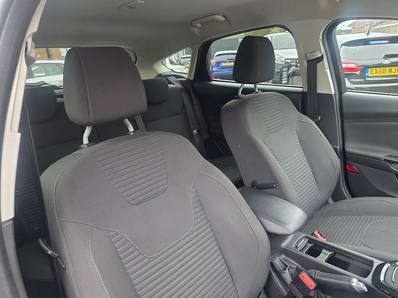 Ford Focus 1.0T EcoBoost Titanium Hatchback 5dr Petrol Auto Euro 6 (s/s) (125 ps) - U2416