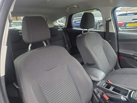 Ford Focus 1.0T EcoBoost Titanium Hatchback 5dr Petrol Auto Euro 6 (s/s) (125 ps) - U2416