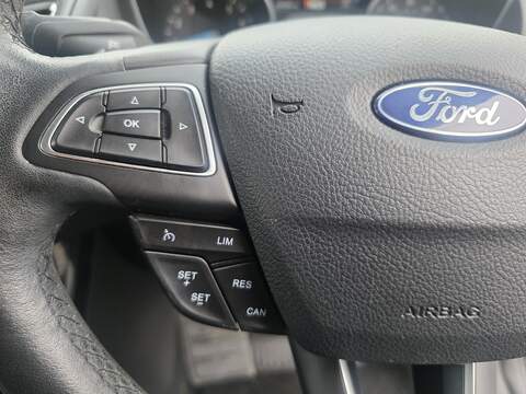 Ford Focus 1.0T EcoBoost Titanium Hatchback 5dr Petrol Auto Euro 6 (s/s) (125 ps) - U2416