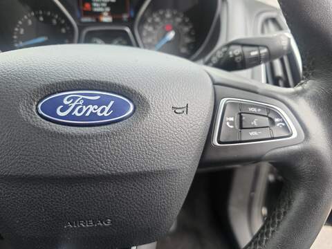 Ford Focus 1.0T EcoBoost Titanium Hatchback 5dr Petrol Auto Euro 6 (s/s) (125 ps) - U2416