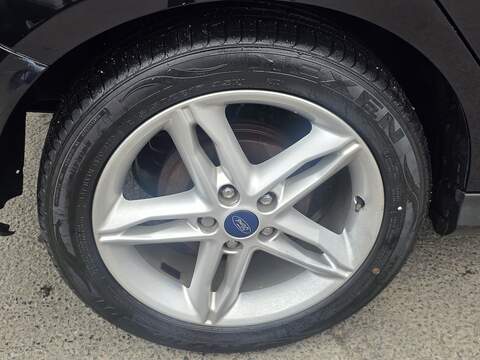 Ford Focus 1.0T EcoBoost Titanium Hatchback 5dr Petrol Auto Euro 6 (s/s) (125 ps) - U2416