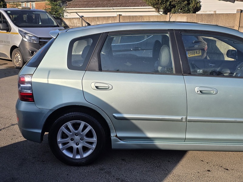 Honda Civic 1.6 i-VTEC Executive Hatchback 5dr Petrol Manual (157 g/km, 108 bhp) - U2420