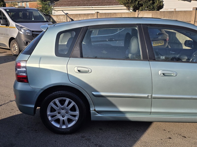 Honda Civic 1.6 i-VTEC Executive Hatchback 5dr Petrol Manual (157 g/km, 108 bhp) - U2420
