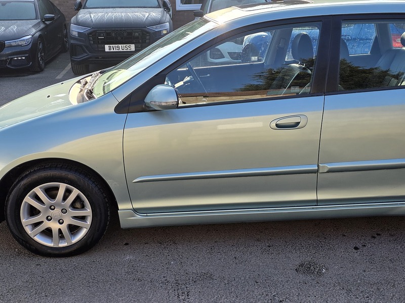 Honda Civic 1.6 i-VTEC Executive Hatchback 5dr Petrol Manual (157 g/km, 108 bhp) - U2420