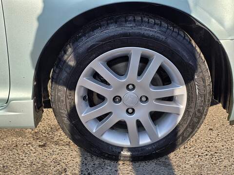 Honda Civic 1.6 i-VTEC Executive Hatchback 5dr Petrol Manual (157 g/km, 108 bhp) - U2420
