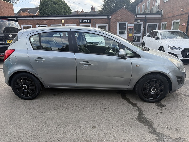 Vauxhall Corsa 1.4 16V Design Hatchback 5dr Petrol Auto Euro 5 (A/C) (100 ps) - U2421