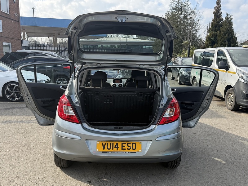 Vauxhall Corsa 1.4 16V Design Hatchback 5dr Petrol Auto Euro 5 (A/C) (100 ps) - U2421