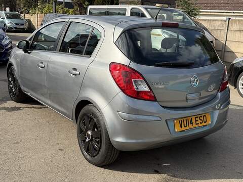 Vauxhall Corsa 1.4 16V Design Hatchback 5dr Petrol Auto Euro 5 (A/C) (100 ps) - U2421