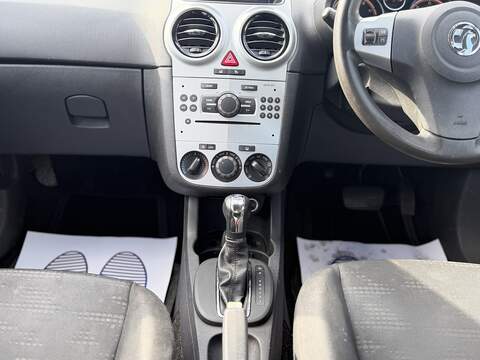 Vauxhall Corsa 1.4 16V Design Hatchback 5dr Petrol Auto Euro 5 (A/C) (100 ps) - U2421