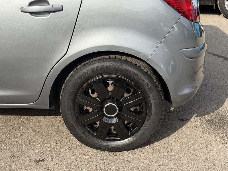 Vauxhall Corsa 1.4 16V Design Hatchback 5dr Petrol Auto Euro 5 (A/C) (100 ps) - U2421