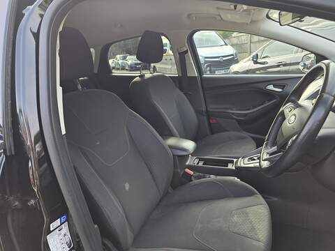 Ford Focus 1.0T EcoBoost Zetec S Hatchback 5dr Petrol Auto Euro 6 (s/s) (125 ps) - U2423
