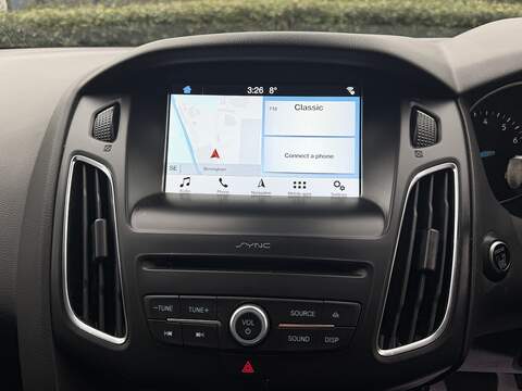 Ford Focus 1.0T EcoBoost Titanium Estate 5dr Petrol Auto Euro 6 (s/s) (125 ps) - U2428