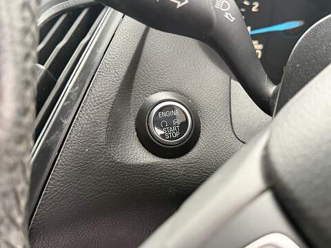 Ford Focus 1.0T EcoBoost Titanium Estate 5dr Petrol Auto Euro 6 (s/s) (125 ps) - U2428