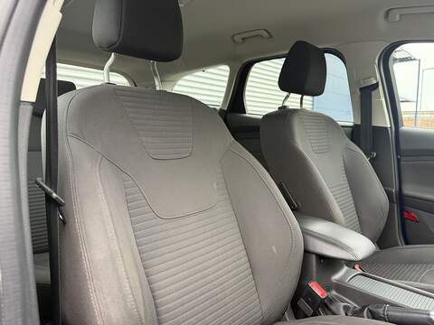 Ford Focus 1.0T EcoBoost Titanium Estate 5dr Petrol Auto Euro 6 (s/s) (125 ps) - U2428