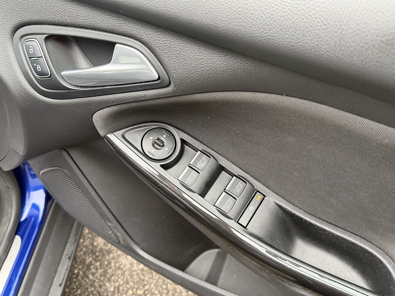 Ford Focus 1.0T EcoBoost Titanium Estate 5dr Petrol Auto Euro 6 (s/s) (125 ps) - U2428