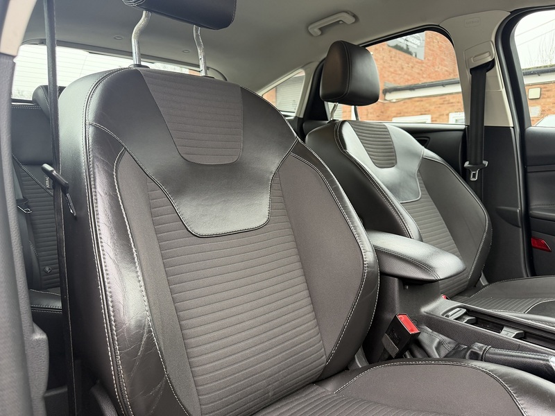 Ford Focus 1.0T EcoBoost Titanium X Hatchback 5dr Petrol Auto Euro 6 (s/s) (125 ps) - U2432