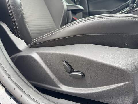 Ford Focus 1.0T EcoBoost Titanium X Hatchback 5dr Petrol Auto Euro 6 (s/s) (125 ps) - U2432