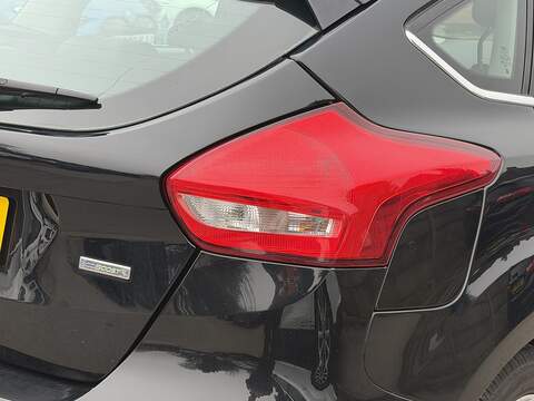 Ford Focus 1.0T EcoBoost Titanium X Hatchback 5dr Petrol Auto Euro 6 (s/s) (125 ps) - U2432