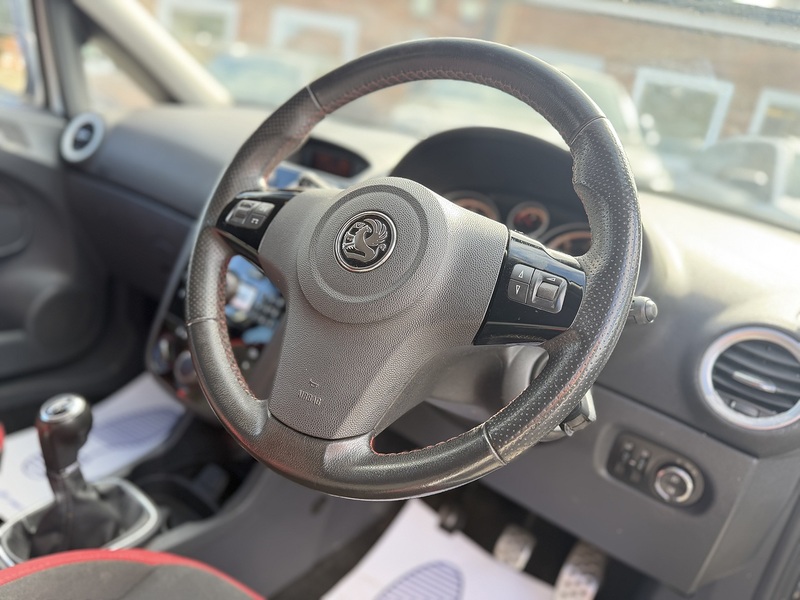 Vauxhall Corsa 1.4 16V SRi Hatchback 3dr Petrol Manual Euro 5 (A/C) (100 ps) - U2439