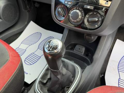 Vauxhall Corsa 1.4 16V SRi Hatchback 3dr Petrol Manual Euro 5 (A/C) (100 ps) - U2439